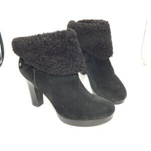 Ugg Women Black Suede Ankle Bootie Size 11